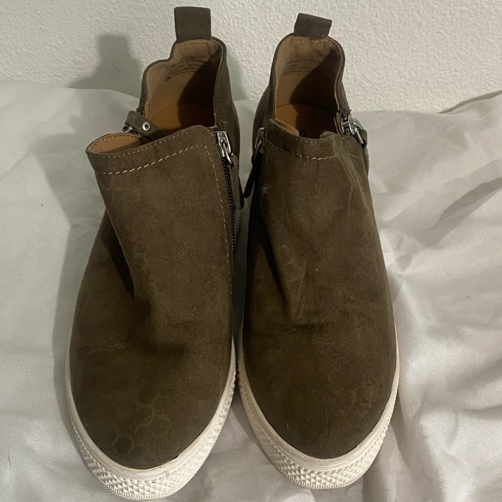 Susina Thick White Soled Cocoa Brown Suede Double Side Zip Boot Sneakers Size 5